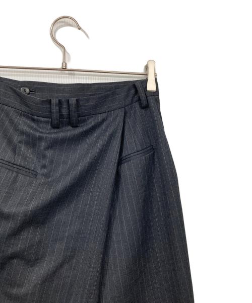 FRAMeWORK（フレームワーク）FRAMeWORK (フレームワーク) TWストライプオーバースリットスカート グレー サイズ:36の古着・服飾アイテム