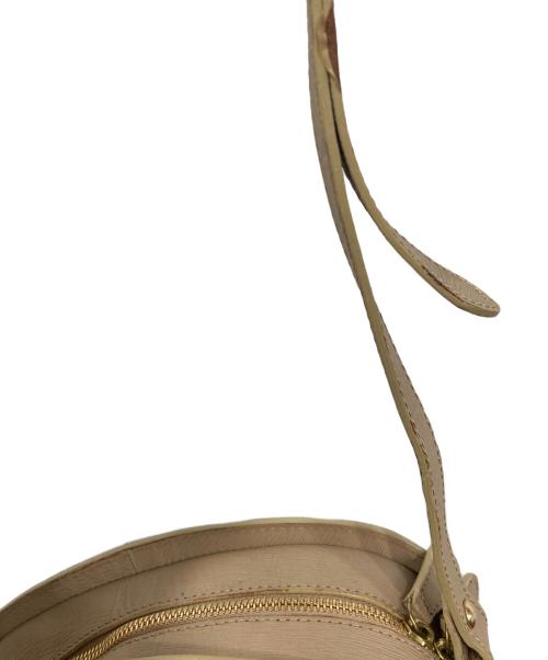 A.P.C.（アーペーセー）A.P.C. (アーペーセー) ハーフムーンショルダーバッグ ベージュの古着・服飾アイテム