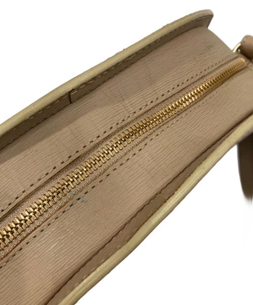 A.P.C.（アーペーセー）A.P.C. (アーペーセー) ハーフムーンショルダーバッグ ベージュの古着・服飾アイテム