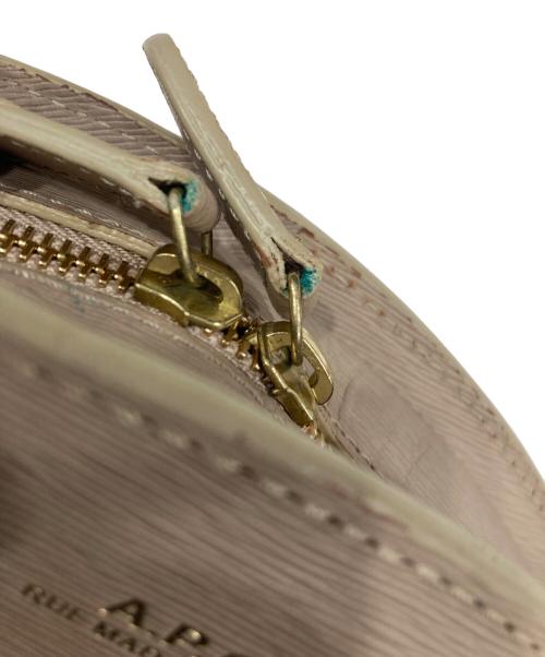 A.P.C.（アーペーセー）A.P.C. (アーペーセー) ハーフムーンショルダーバッグ ベージュの古着・服飾アイテム