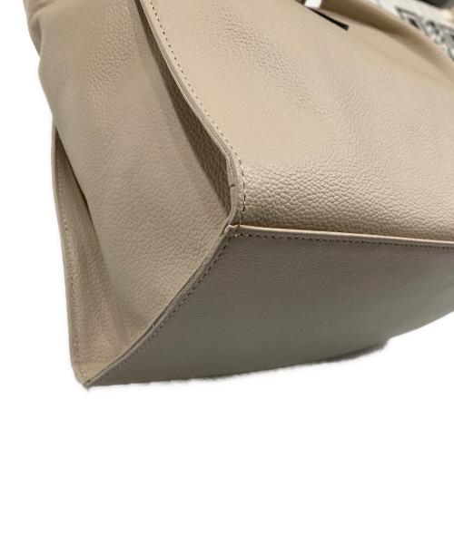 MARY QUANT（マリークヮント）MARY QUANT (マリークヮント) カスタムメイドレザーバッグ ベージュ 未使用品の古着・服飾アイテム