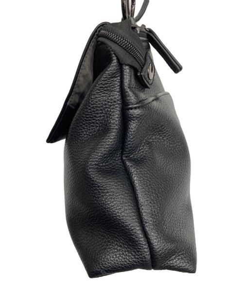 ear PAPILLONNER（イアパピヨネ）ear PAPILLONNER (イアパピヨネ) 樹脂チャームフラップショルダーバッグ ブラックの古着・服飾アイテム