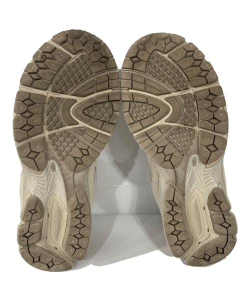 NEW BALANCE（ニューバランス）NEW BALANCE (ニューバランス) 2002ローカットスニーカー ベージュ サイズ:24.5の古着・服飾アイテム