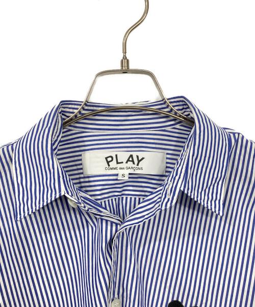 PLAY COMME des GARCONS（プレイコムデギャルソン）PLAY COMME des GARCONS (プレイコムデギャルソン) Stripe Shirt With Black Emblem Pattern A ブルー サイズ:SIZE Sの古着・服飾アイテム