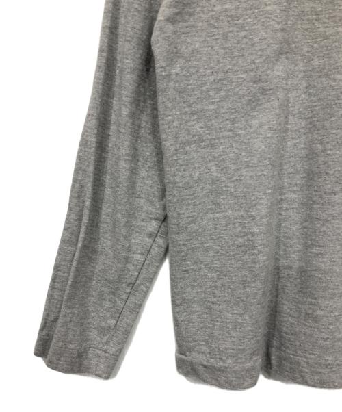 PLAY COMME des GARCONS（プレイコムデギャルソン）PLAY COMME des GARCONS (プレイコムデギャルソン) ブラックハートカットソー グレー サイズ:XSの古着・服飾アイテム