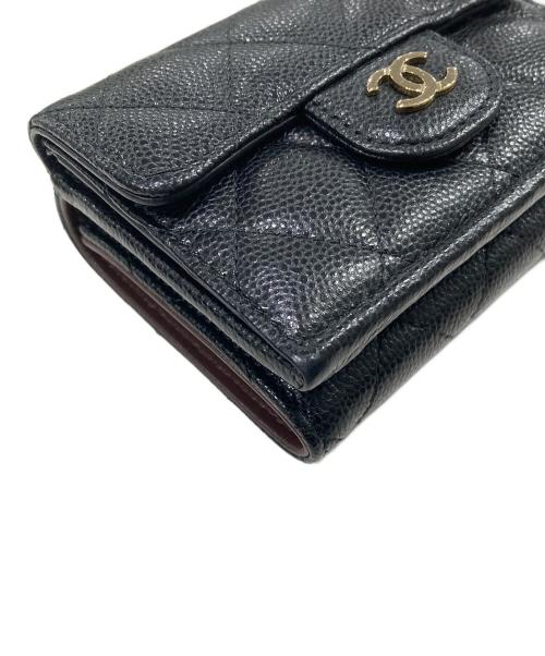 CHANEL（シャネル）CHANEL (シャネル) キャビアスキンフラップ3つ折り財布 ブラックの古着・服飾アイテム