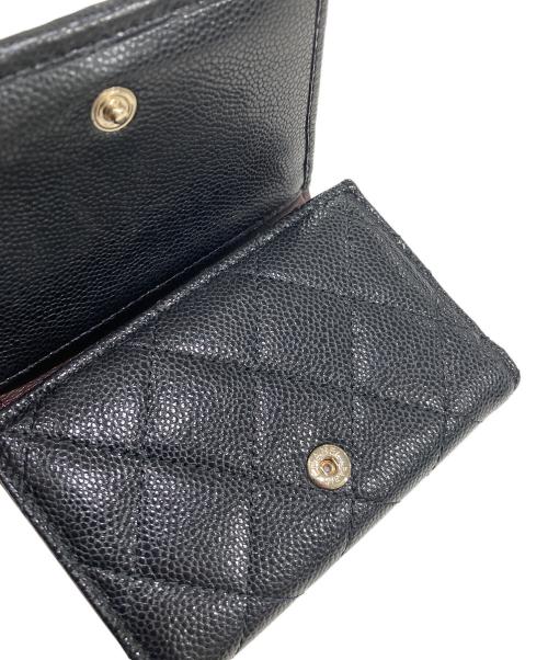 CHANEL（シャネル）CHANEL (シャネル) キャビアスキンフラップ3つ折り財布 ブラックの古着・服飾アイテム