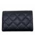 CHANEL (シャネル) キャビアスキンフラップ3つ折り財布 ブラック：90000円