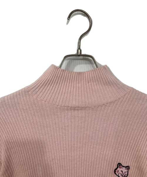 maison kitsune（メゾンキツネ）MAISON KITSUNE (メゾンキツネ) フォックスヘッド パッチ ファイン リブ タートルネック ピンク サイズ:Sの古着・服飾アイテム