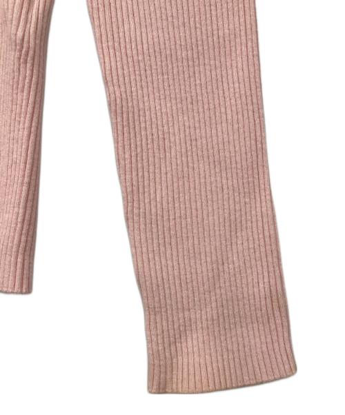maison kitsune（メゾンキツネ）MAISON KITSUNE (メゾンキツネ) フォックスヘッド パッチ ファイン リブ タートルネック ピンク サイズ:Sの古着・服飾アイテム