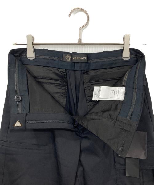 VERSACE（ヴェルサーチェ）VERSACE (ヴェルサーチェ) カーゴポケットスラックス ブラック サイズ:38の古着・服飾アイテム