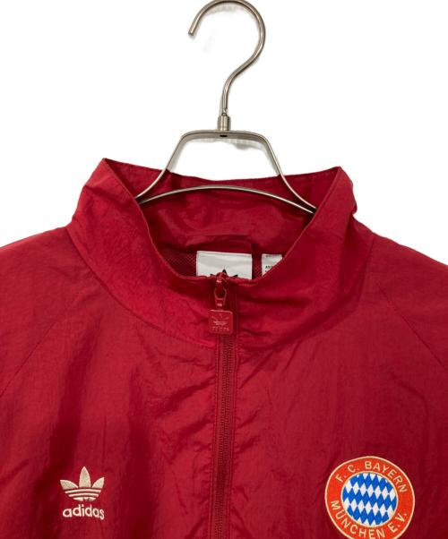 adidas（アディダス）adidas (アディダス) ナイロントラックジャケット レッド サイズ:3XLの古着・服飾アイテム