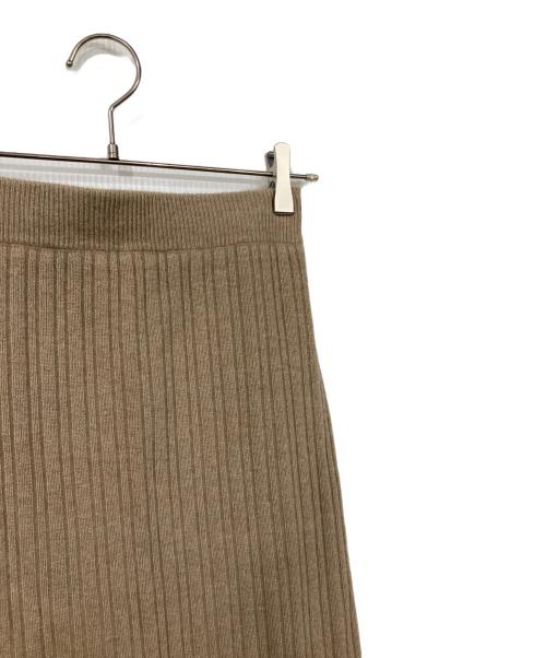 anuans（アニュアンス）anuans (アニュアンス) オフショルリブニットセットアップ ベージュ サイズ:Sの古着・服飾アイテム