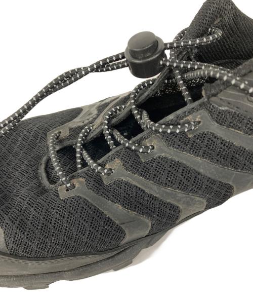 inov-8（イノヴェイト）inov-8 (イノヴェイト) ローカットスニーカー ブラック サイズ:28.0の古着・服飾アイテム