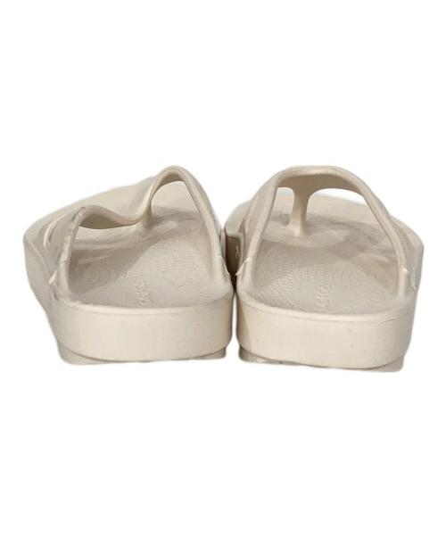 OOFOS（ウーフォス）OOFOS (ウーフォス) リカバリーサンダル ホワイト サイズ:Ｗ7の古着・服飾アイテム