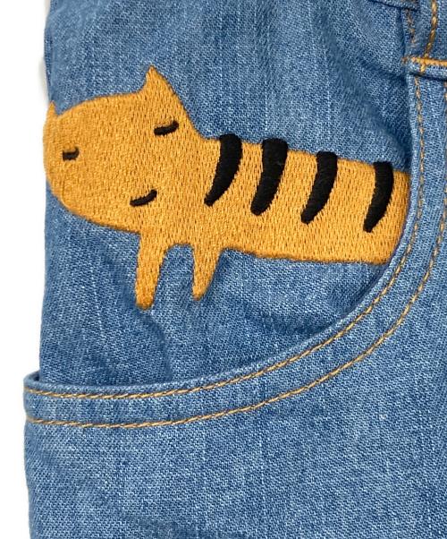 niko and（ニコアンド）niko and (ニコアンド) tsumori chisato (ツモリチサト) 猫刺繍シャンブレーパンツ インディゴ サイズ:Lの古着・服飾アイテム