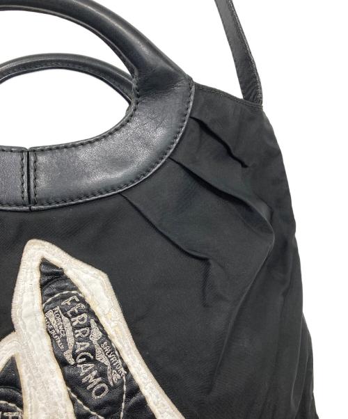 Salvatore Ferragamo（サルヴァトーレ フェラガモ）Salvatore Ferragamo (サルヴァトーレ フェラガモ) パンプスデザインショルダーバッグ ブラックの古着・服飾アイテム