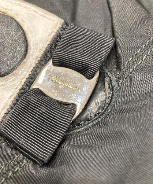 Salvatore Ferragamo（サルヴァトーレ フェラガモ）Salvatore Ferragamo (サルヴァトーレ フェラガモ) パンプスデザインショルダーバッグ ブラックの古着・服飾アイテム