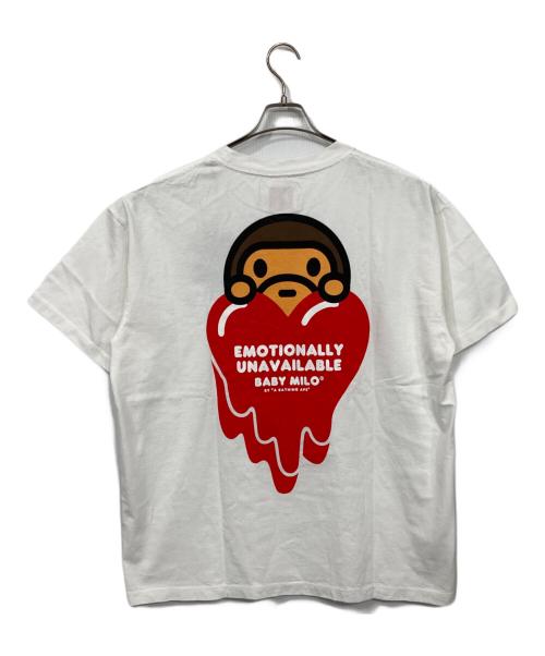EMOTIONALLY UNAVAILABLE（エモーショナリー・アンアベイラブル）EMOTIONALLY UNAVAILABLE (エモーショナリー・アンアベイラブル) A BATHING APE (ア ベイシング エイプ) EU MILO SS TEE ホワイト サイズ:XL 未使用品の古着・服飾アイテム