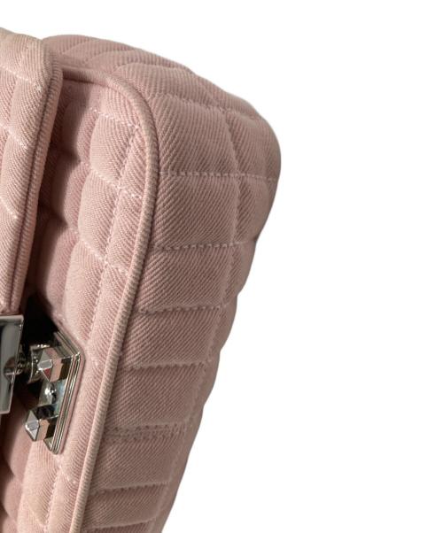 MICHAEL KORS（マイケル・コース）MICHAEL KORS (マイケル・コース) Tribeca Small Quilted Denim Shoulder Bag ピンクの古着・服飾アイテム