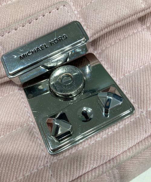 MICHAEL KORS（マイケル・コース）MICHAEL KORS (マイケル・コース) Tribeca Small Quilted Denim Shoulder Bag ピンクの古着・服飾アイテム