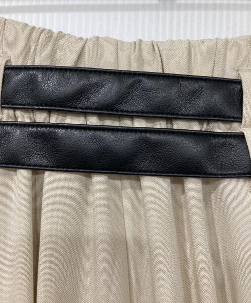 UNITED TOKYO（ユナイテッドトーキョー）UNITED TOKYO (ユナイテッドトーキョー) Double Belted Inverted Pleats Skirt ホワイト サイズ:1の古着・服飾アイテム