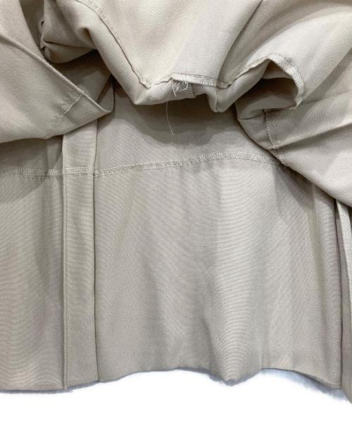 UNITED TOKYO（ユナイテッドトーキョー）UNITED TOKYO (ユナイテッドトーキョー) Double Belted Inverted Pleats Skirt ホワイト サイズ:1の古着・服飾アイテム