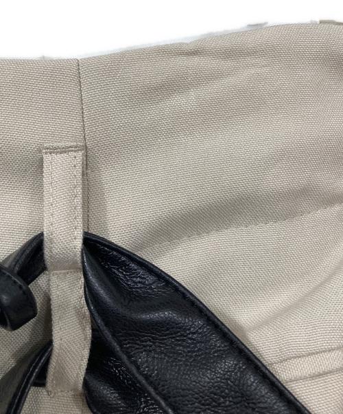 UNITED TOKYO（ユナイテッドトーキョー）UNITED TOKYO (ユナイテッドトーキョー) Double Belted Inverted Pleats Skirt ホワイト サイズ:1の古着・服飾アイテム