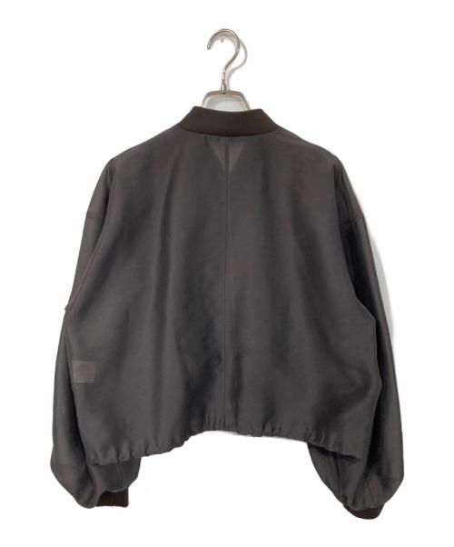 uncrave（アンクレイヴ）uncrave (アンクレイヴ) シャイニー シアー ブルゾン グレー サイズ:FREEの古着・服飾アイテム