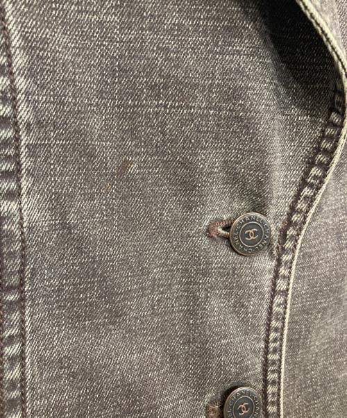 CHANEL（シャネル）CHANEL (シャネル) ココマークボタンデニム3Bジャケット ブラウン サイズ:42の古着・服飾アイテム