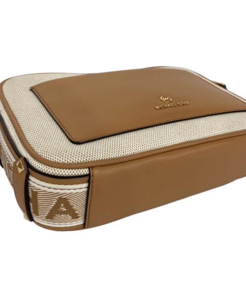 MICHAEL KORS（マイケル・コース）MICHAEL KORS (マイケル・コース) ラージイーストウエストポケットクロスボディ ベージュの古着・服飾アイテム