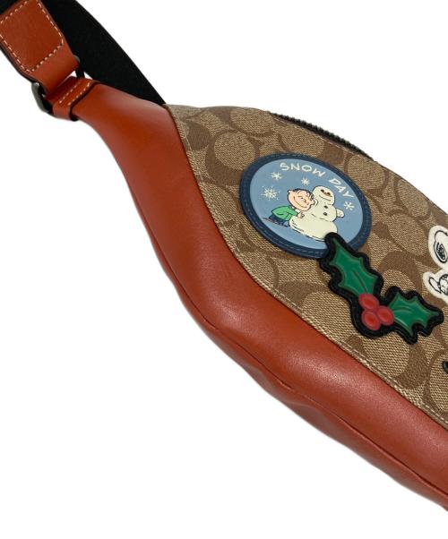 COACH（コーチ）COACH (コーチ) PEANUTS (ピーナッツ) コラボワッペンウエストバッグ ブラウンの古着・服飾アイテム