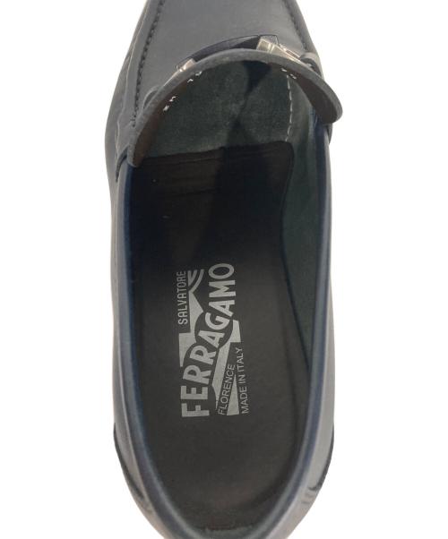 Salvatore Ferragamo（サルヴァトーレ フェラガモ）Salvatore Ferragamo (サルヴァトーレ フェラガモ) ガンチーニモカシンシューズ ネイビー サイズ:7 1/2の古着・服飾アイテム
