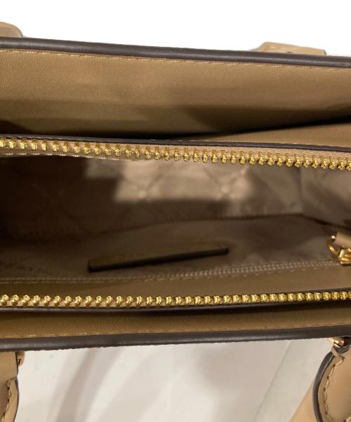 MICHAEL KORS（マイケル・コース）MICHAEL KORS (マイケル・コース) SHEILA センタージップ サッチェル スモール ベージュの古着・服飾アイテム