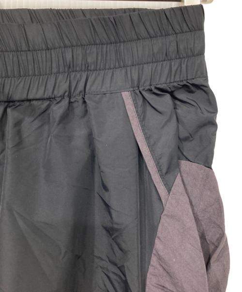 Vivienne Westwood（ヴィヴィアンウエストウッド）Vivienne Westwood (ヴィヴィアンウエストウッド) ナイロンクロップドパンツ ブラック サイズ:48の古着・服飾アイテム