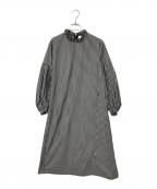 MARILYN MOONマリリンムーン）の古着「タックフリルボリュームスリーブワンピース」｜グレー×ホワイト