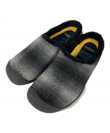 KEEN（キーン）の古着「W HOWSER SLIDE」｜グレー