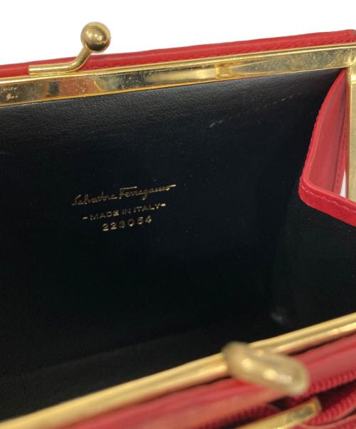 Salvatore Ferragamo（サルヴァトーレ フェラガモ）Salvatore Ferragamo (サルヴァトーレ フェラガモ) ヴァラリボンチェーンショルダーバッグ レッドの古着・服飾アイテム