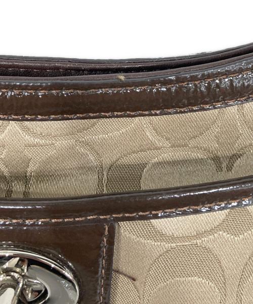 COACH（コーチ）COACH (コーチ) シグネチャーショルダーバッグ ベージュの古着・服飾アイテム