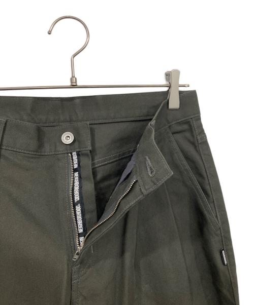 NEIGHBORHOOD（ネイバーフッド）NEIGHBORHOOD (ネイバーフッド) BAGGY SILHOUETTE TWO TUCK PANTS カーキ サイズ:Mの古着・服飾アイテム