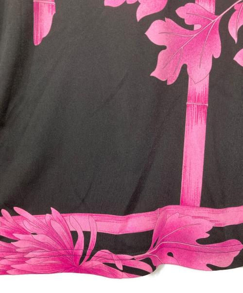 LEONARD PARIS（レオナール パリ）LEONARD PARIS (レオナール パリ) フラワー柄Tシャツ ブラック×ピンク サイズ:42の古着・服飾アイテム