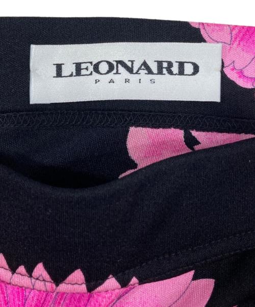 LEONARD PARIS（レオナール パリ）LEONARD PARIS (レオナール パリ) フラワー柄シルクスカート ブラック×ピンク サイズ:38の古着・服飾アイテム