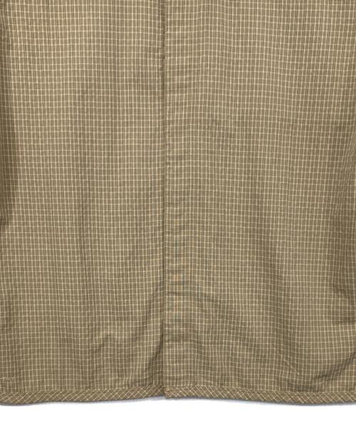 NIKE ACG（ナイキエーシージー）NIKE ACG (ナイキエーシージー) DRYFIT半袖比翼シャツ ベージュ サイズ:Lの古着・服飾アイテム