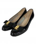 Salvatore Ferragamoサルヴァトーレ フェラガモ）の古着「ヴァラリボンパンプス」｜ブラック