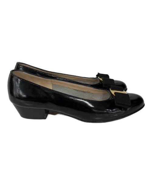 Salvatore Ferragamo（サルヴァトーレ フェラガモ）Salvatore Ferragamo (サルヴァトーレ フェラガモ) ヴァラリボンパンプス ブラック サイズ:4　1/2Bの古着・服飾アイテム