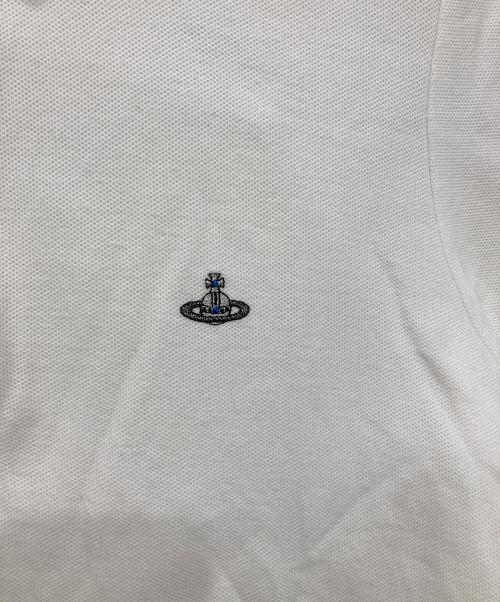 Vivienne Westwood（ヴィヴィアンウエストウッド）Vivienne Westwood (ヴィヴィアンウエストウッド) オーブ刺繍ポロシャツ ホワイト サイズ:46の古着・服飾アイテム