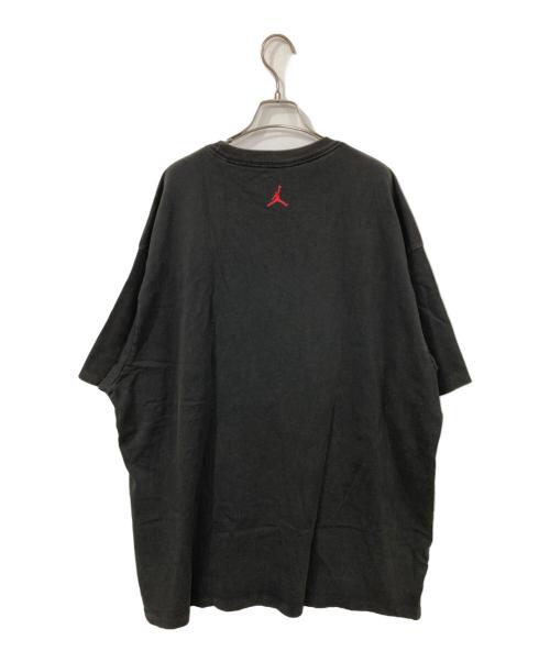 NIKE（ナイキ）NIKE (ナイキ) FLIGHT ESS GFX OVSZ SS ブラック サイズ:2XL 未使用品の古着・服飾アイテム