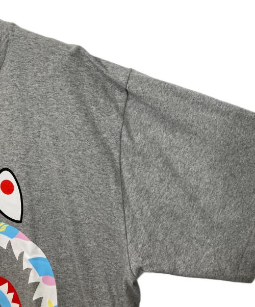 A BATHING APE（アベイシングエイプ）A BATHING APE (アベイシングエイプ) シャークプリントコットンTシャツ グレー サイズ:XLの古着・服飾アイテム