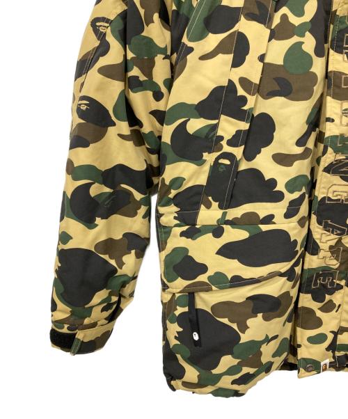 A BATHING APE（アベイシングエイプ）A BATHING APE (アベイシングエイプ) スノボダウンジャケット ベージュ×ブラック サイズ:XLの古着・服飾アイテム