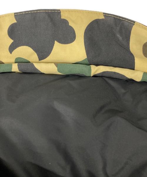 A BATHING APE（アベイシングエイプ）A BATHING APE (アベイシングエイプ) スノボダウンジャケット ベージュ×ブラック サイズ:XLの古着・服飾アイテム